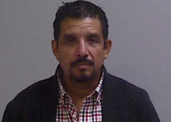 Arrestan a hombre de Alton por ejercer la veterinaria sin licencia