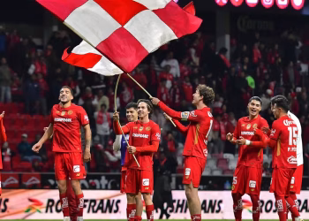 Chivas se aferra al liderato con paso perfecto tras la Jornada 4