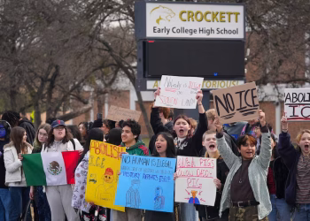 Distrito escolar de Brownsville advierte consecuencias por protestas estudiantiles