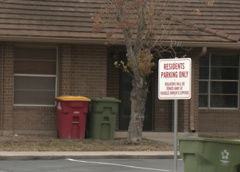 Autoridades de vivienda inician proceso de verificación de ciudadanía bajo la orden “Cleaning House”