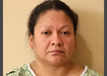 Emiten orden de arresto contra empleada de guardería por muerte de niño en Brownsville