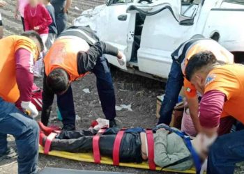 Fallece mujer de la tercera edad en trágica volcadura