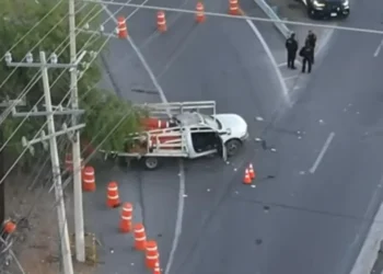 Tragedia en carretera Nuevo León-Nuevo Laredo: un muerto y 20 heridos en accidente de autobús