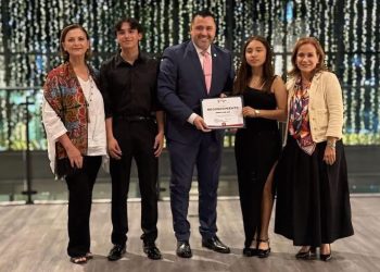 Celebra Museo del Ferrocarril del Gobierno de Reynosa Serenata entre rieles