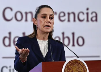 Sheinbaum respalda detención de Karina Barrón; afirma que hay pruebas de extorsión