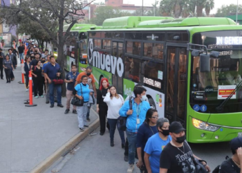 Frenan nuevo “tarifazo” en Nuevo León: Diputados rechazan subir el pasaje a 24.60 pesos