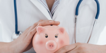 La crisis de los Seguros de Gastos Médicos en Nuevo León: incrementos de hasta el 75%