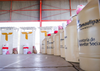 Fortalecen Bienestar en Cruillas: Entregan apoyos para vivienda y anuncian infraestructura deportiva