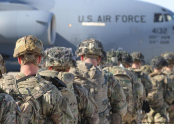 Trump contempla envío de 10 mil soldados a Medio Oriente ante crisis con Irán