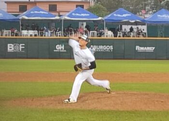 ¡Dominio total! Charros cierran serie con triunfo 6-2 sobre Sultanes y gran fiesta en el diamante