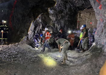 Tragedia en Sinaloa: Identifican a nueve de los diez mineros secuestrados; continúa la búsqueda del último