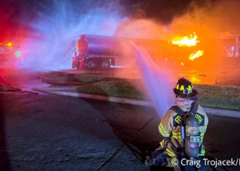 Explosión de pipa con gasolina en Texas deja al conductor en estado crítico