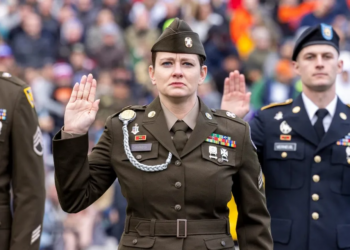 Exmilitar de EE. UU. enfrenta cargos por filtrar secretos de unidad de élite a un periodista