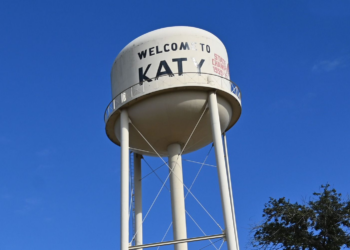 Tragedia en Katy: Madre es asesinada a balazos frente a sus hijos tras reporte de amenaza