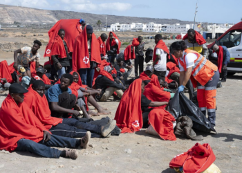 España aprueba regularización histórica: 500 mil migrantes obtendrán papeles y derechos laborales