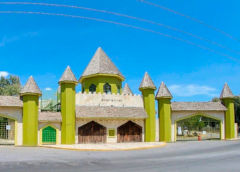 Susto en Nuevo Laredo: Explosión e incendio de camioneta moviliza al Parque Viveros