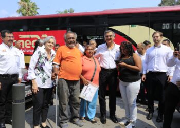 Américo Villarreal reconoce estándares de excelencia y calidad académica de la UAT