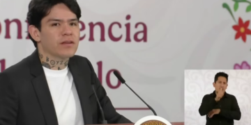Sad Boyz en México canta