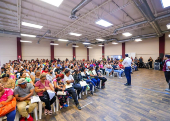 Gobierno de Tamaulipas entrega becas educativas
