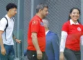 Solo un aficionado recibe a la selección de Túnez