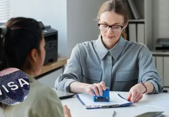 La revocación de visas como arma política
