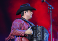 Alfredito Olivas prepara conciertos
