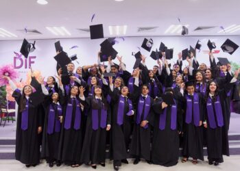CREE del DIF Tamaulipas gradúa a 32 profesionales de la rehabilitación