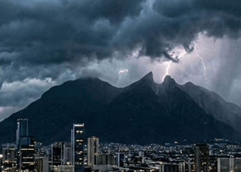 Fuertes lluvias llegan a Nuevo Léon