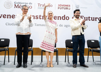 Américo con Sheinbaum en el Segundo Informe de Gobierno