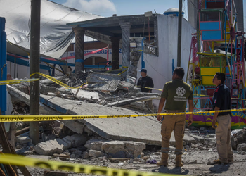 Explosión en parroquia causa accidente aparatoso
