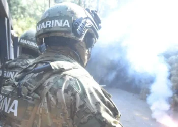 Detienen a capitán retirado de Marina por liderar red de huachicol fiscal