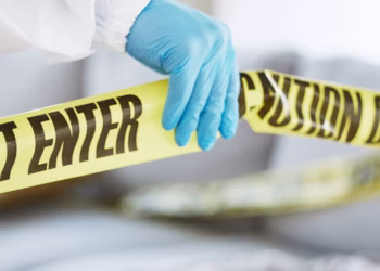 Madre mata a su hija de 4 años tras perder custodia en Texas